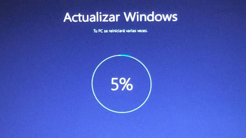 5 percento che carica l'aggiornamento di Windows 10