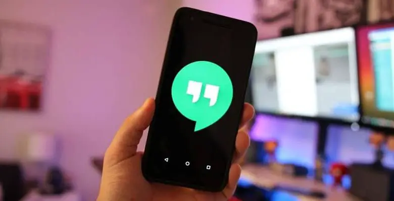 Cellulare con il logo di Hangouts sullo schermo