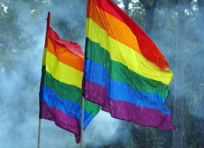 bandiera gay grindr