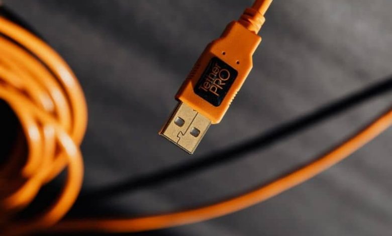 Cavo USB arancione
