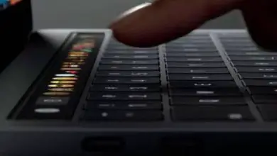 Photo of Come configurare o personalizzare la Touch Bar e la Control Strip su un MacBook Pro