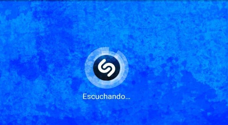 ascoltando l'app shazam