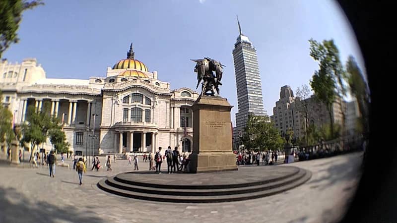 fotografia di una scultura fisheye