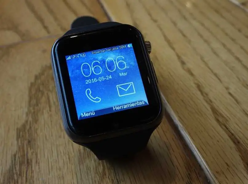 schermata iniziale all'accensione dello smartwatch