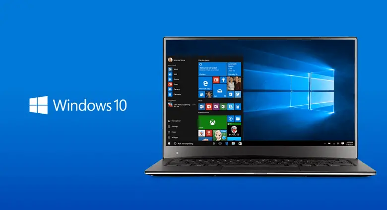 laptop con logo Windows 10
