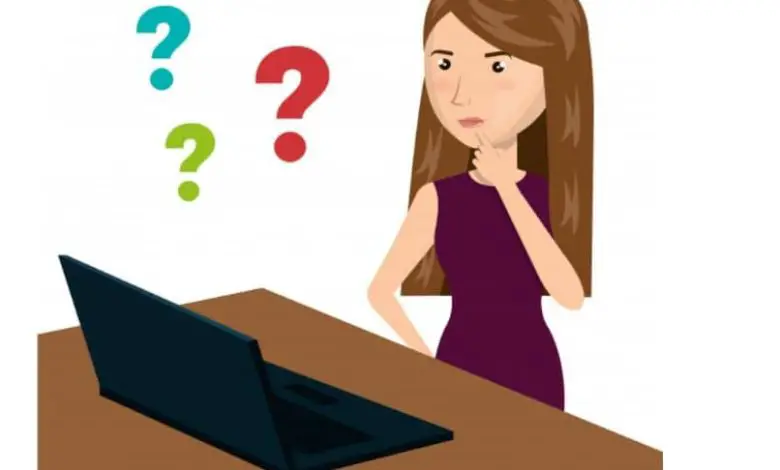 tavolo del computer portatile disegno marrone donna punto interrogativo sfondo bianco