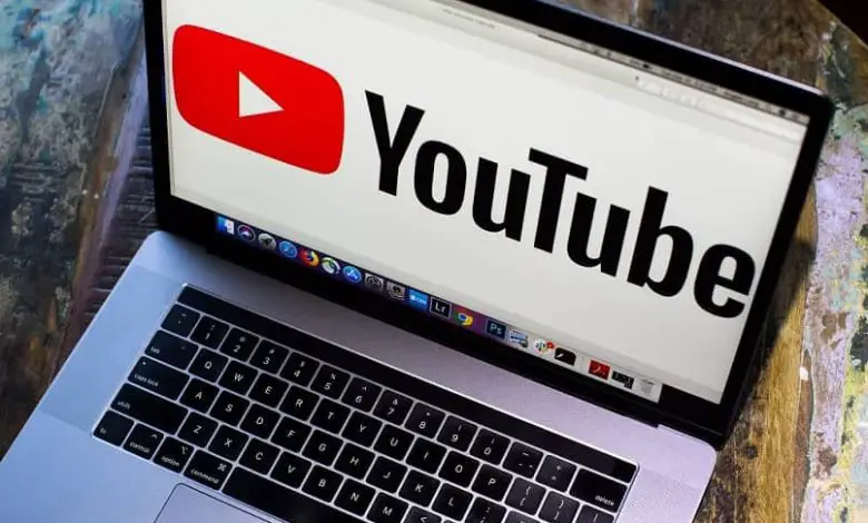 grandi lettere youtube sfondo bianco