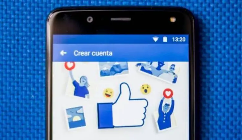 cellulare come l'app di Facebook emoji cuore