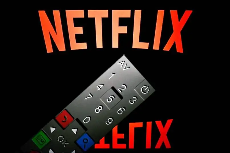 logo netflix e telecomando della tv