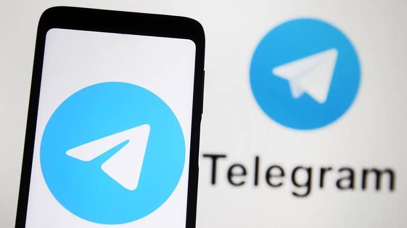 applicazione telegram su smartphone