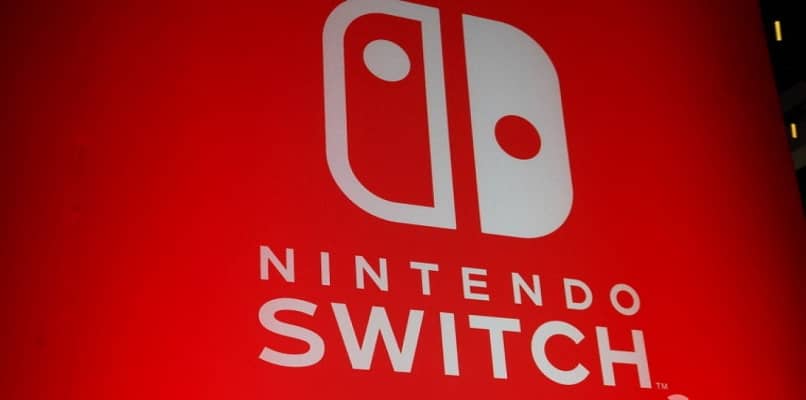 logo nintendo switch bianco e rosso