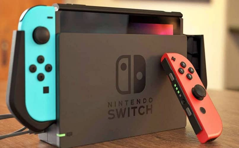 Nintendo Switch rosso e blu