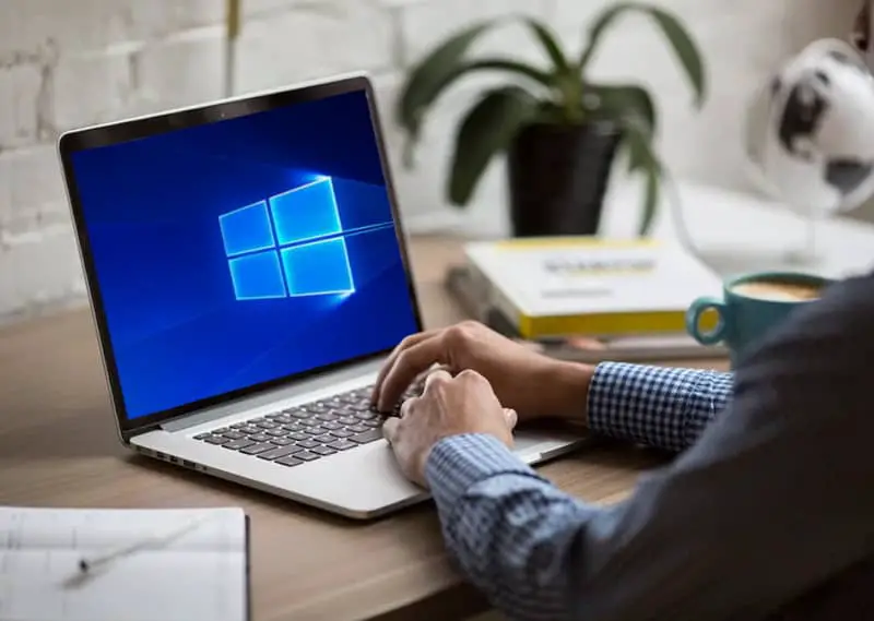 Scrivere laptop Windows 10