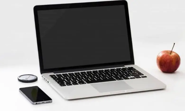 Computer portatile e mela
