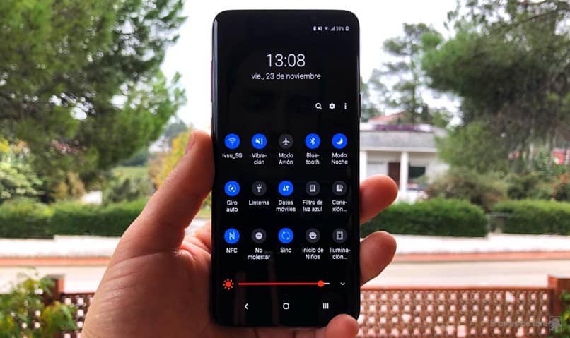 schermo della mano di Samsung