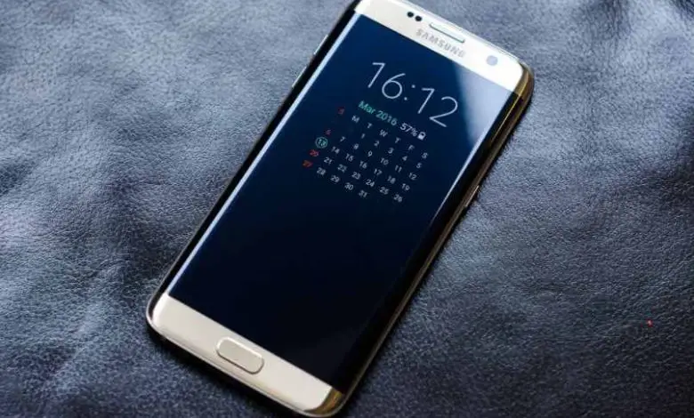 cellulare Samsung lampeggia