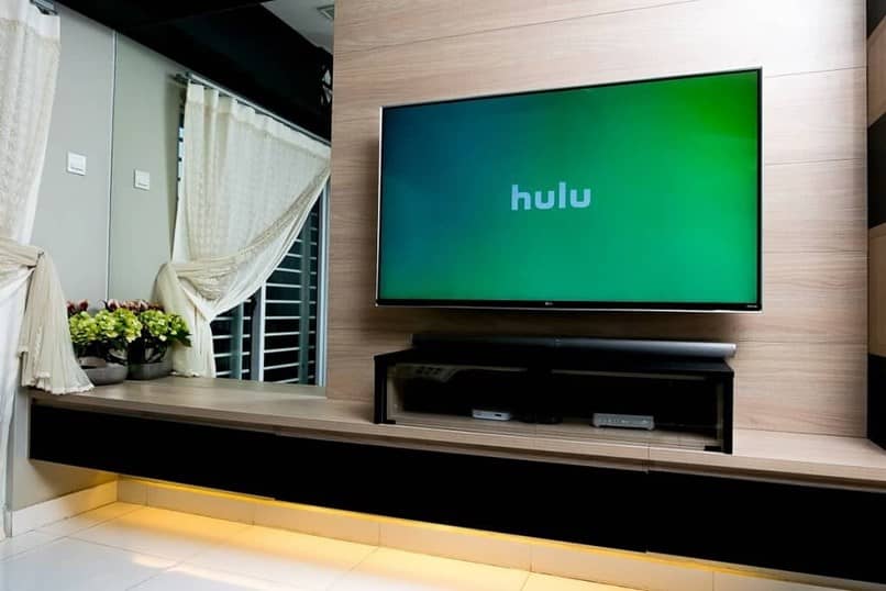 smart tv soggiorno casa hulu