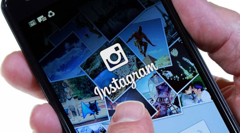 Cellulare con il logo di Instagram sullo schermo